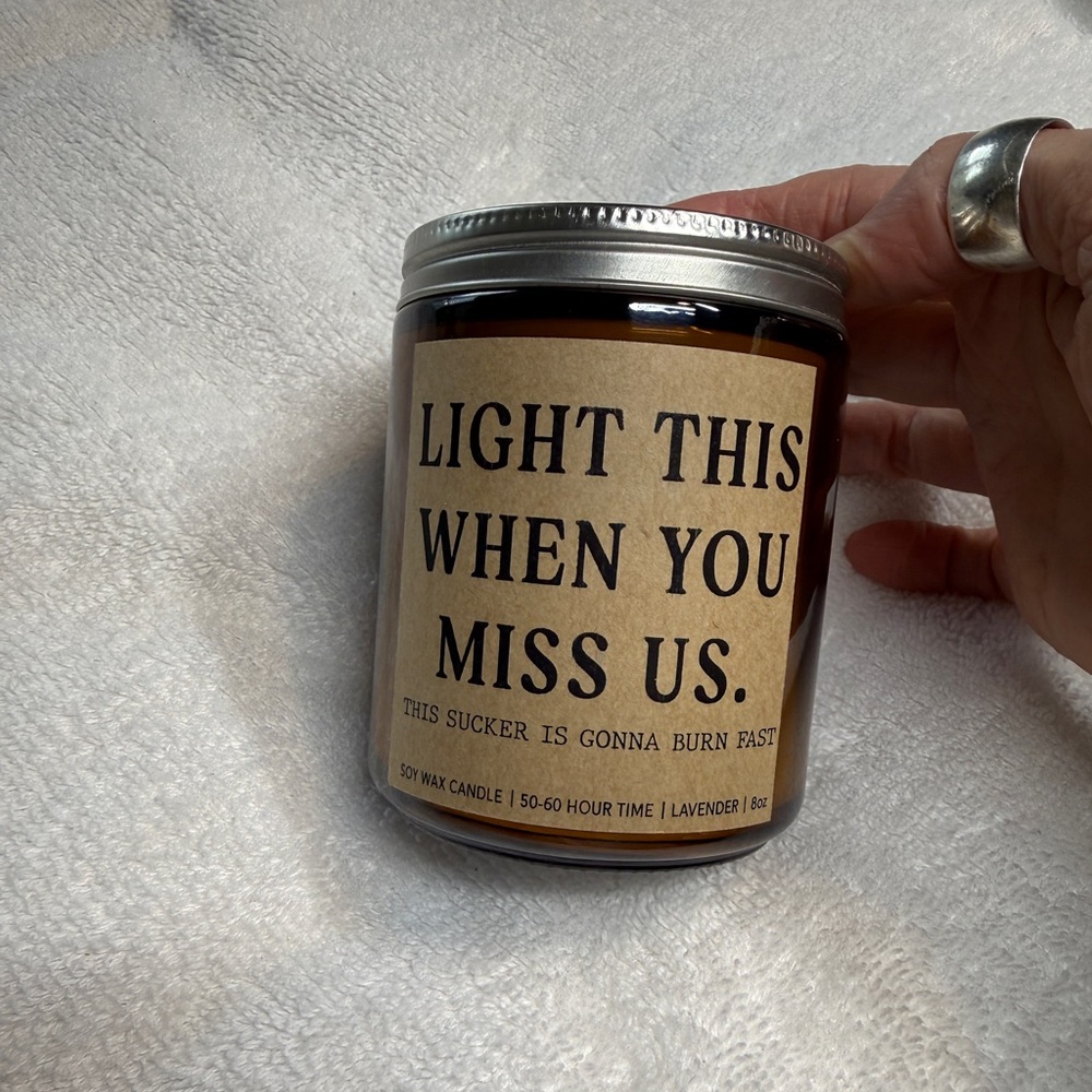Scented candle. Unbranded. Fresh linen with lavender